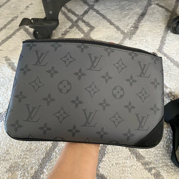 Louis Vuitton trio messenger (small size) - Picture 3 of 17
